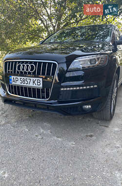 Внедорожник / Кроссовер Audi Q7 2015 в 