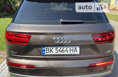 Внедорожник / Кроссовер Audi Q7 2015 в Олевске