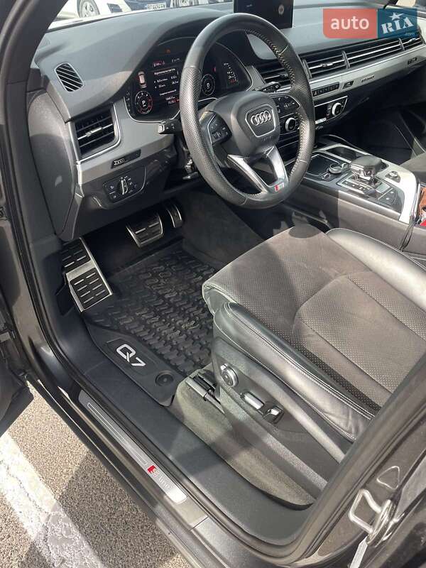 Позашляховик / Кросовер Audi Q7 2018 в Львові