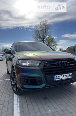 Внедорожник / Кроссовер Audi Q7 2017 в Нововолынске