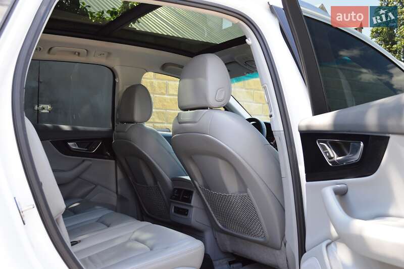 Позашляховик / Кросовер Audi Q7 2016 в Одесі