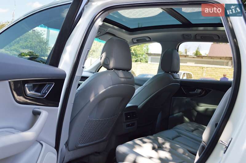 Позашляховик / Кросовер Audi Q7 2016 в Одесі