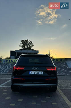 Внедорожник / Кроссовер Audi Q7 2016 в 