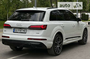 Внедорожник / Кроссовер Audi Q7 2020 в Киеве