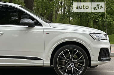 Внедорожник / Кроссовер Audi Q7 2020 в Киеве