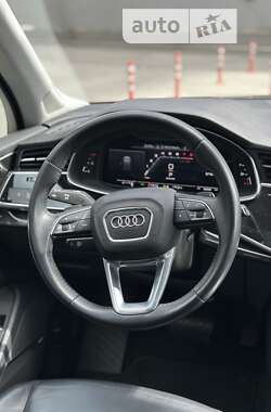 Внедорожник / Кроссовер Audi Q7 2019 в Киеве