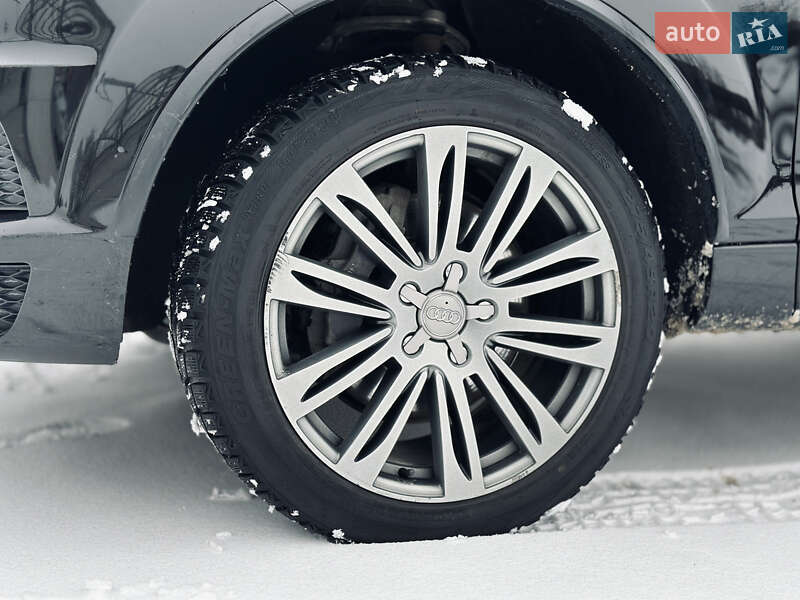 Позашляховик / Кросовер Audi Q7 2013 в Глухові