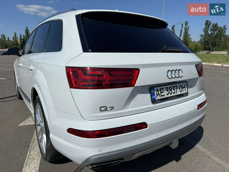 Позашляховик / Кросовер Audi Q7 2016 в Кривому Розі