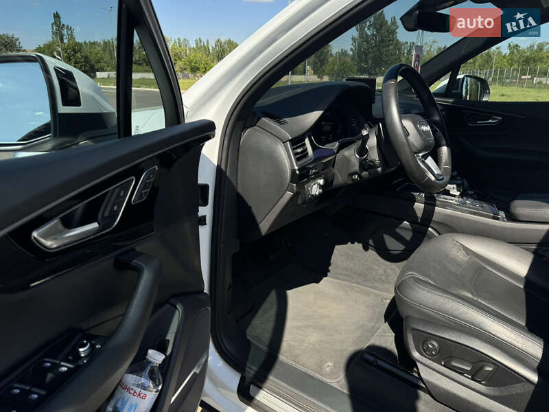Позашляховик / Кросовер Audi Q7 2016 в Кривому Розі