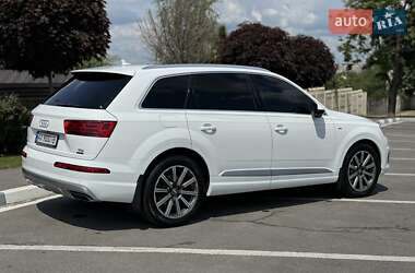 Внедорожник / Кроссовер Audi Q7 2016 в 