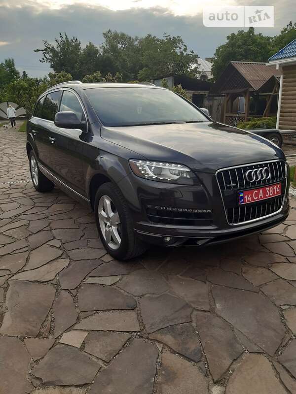 Позашляховик / Кросовер Audi Q7 2015 в 