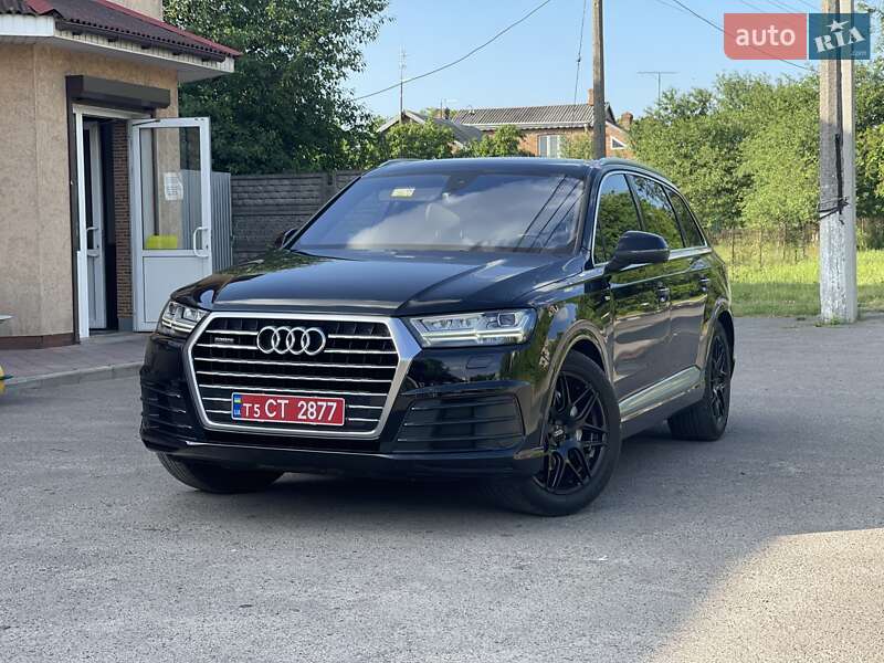 Внедорожник / Кроссовер Audi Q7 2016 в 