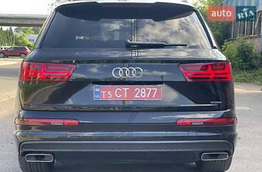 Внедорожник / Кроссовер Audi Q7 2016 в 