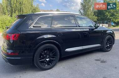 Внедорожник / Кроссовер Audi Q7 2016 в 