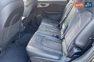 Внедорожник / Кроссовер Audi Q7 2016 в 