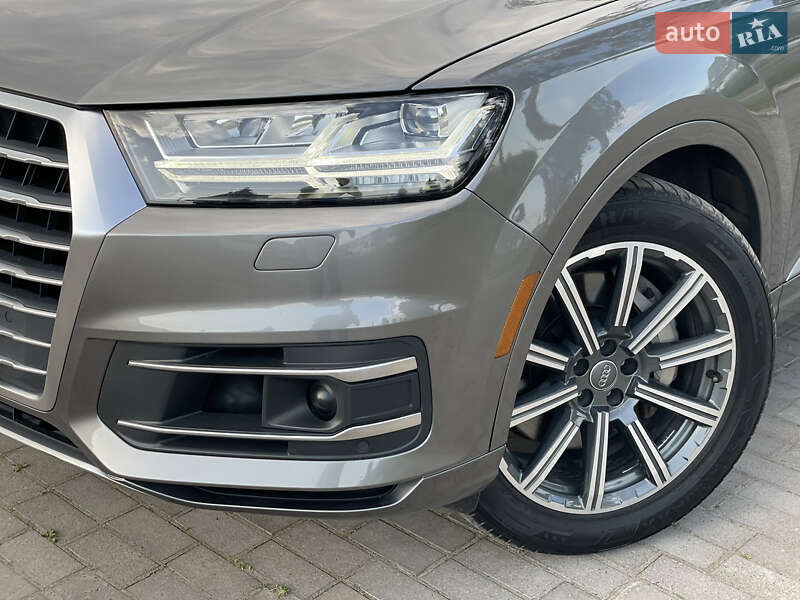 Позашляховик / Кросовер Audi Q7 2017 в Львові