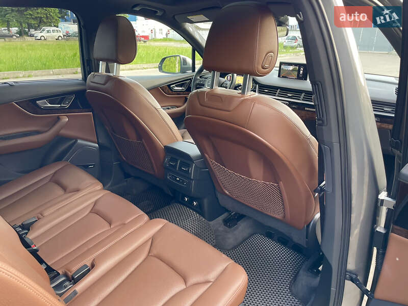 Позашляховик / Кросовер Audi Q7 2017 в Львові
