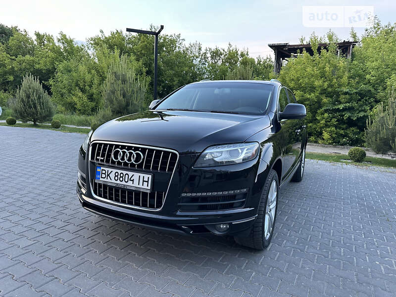 Позашляховик / Кросовер Audi Q7 2015 в Рівному