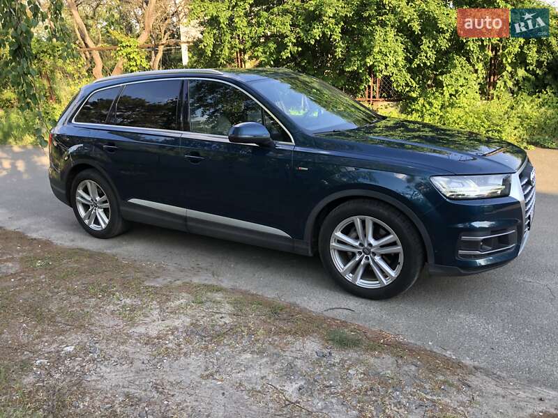 Внедорожник / Кроссовер Audi Q7 2018 в Киеве
