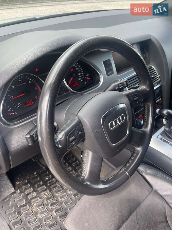 Позашляховик / Кросовер Audi Q7 2006 в Києві