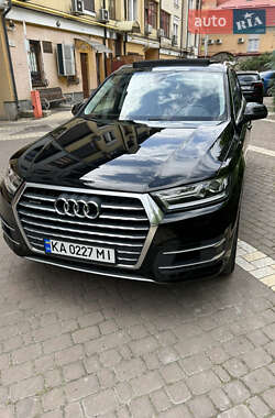 Внедорожник / Кроссовер Audi Q7 2015 в Киеве