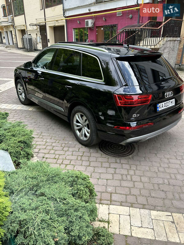 Внедорожник / Кроссовер Audi Q7 2015 в Киеве