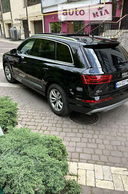 Позашляховик / Кросовер Audi Q7 2015 в Києві