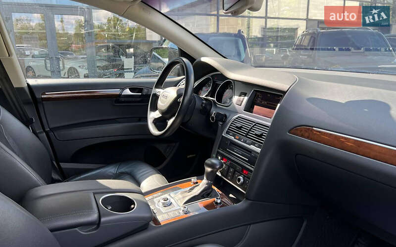 Позашляховик / Кросовер Audi Q7 2013 в Львові
