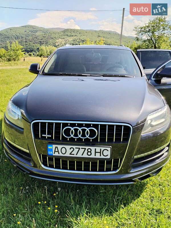 Внедорожник / Кроссовер Audi Q7 2013 в Великом Березном