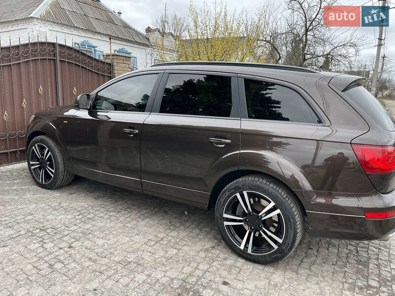 Внедорожник / Кроссовер Audi Q7 2011 в Днепре