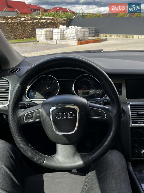 Позашляховик / Кросовер Audi Q7 2010 в Мукачевому
