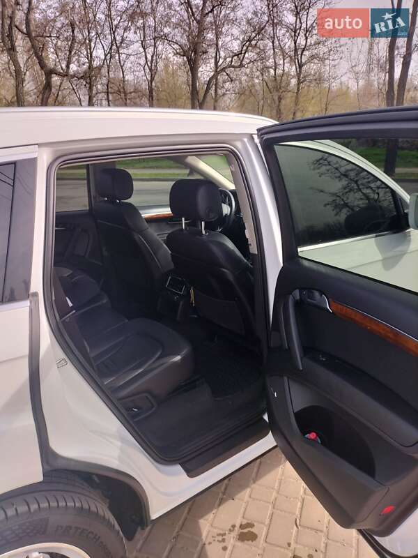 Позашляховик / Кросовер Audi Q7 2015 в Нікополі