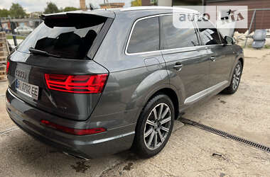 Внедорожник / Кроссовер Audi Q7 2016 в 