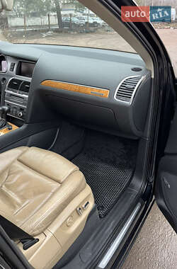 Внедорожник / Кроссовер Audi Q7 2011 в 