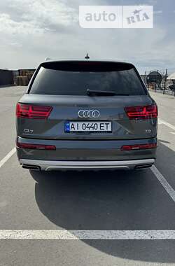 Внедорожник / Кроссовер Audi Q7 2016 в Киеве