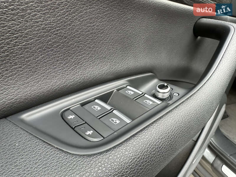 Внедорожник / Кроссовер Audi Q7 2017 в Киеве