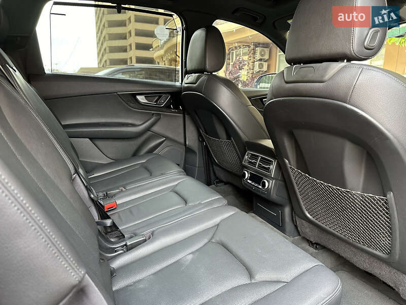 Внедорожник / Кроссовер Audi Q7 2017 в Киеве