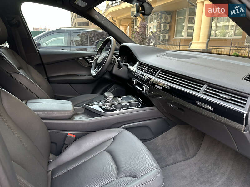 Внедорожник / Кроссовер Audi Q7 2017 в Киеве