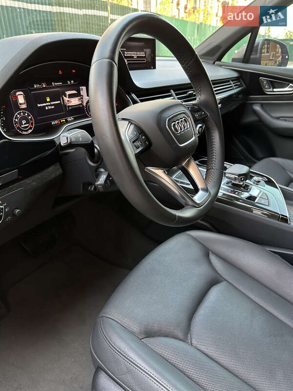 Внедорожник / Кроссовер Audi Q7 2017 в Киеве