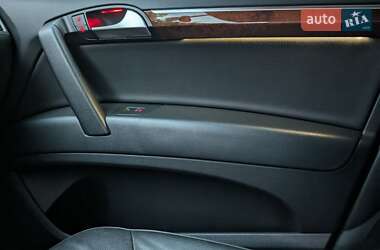 Внедорожник / Кроссовер Audi Q7 2015 в 