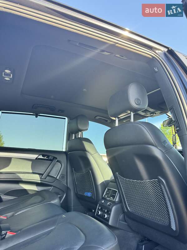 Позашляховик / Кросовер Audi Q7 2015 в Дніпрі
