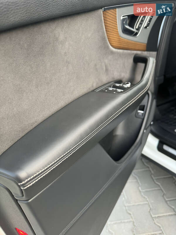 Позашляховик / Кросовер Audi Q7 2015 в Ізмаїлі