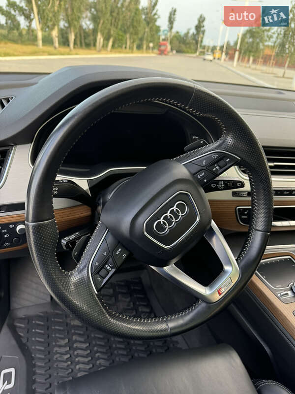 Позашляховик / Кросовер Audi Q7 2015 в Ізмаїлі