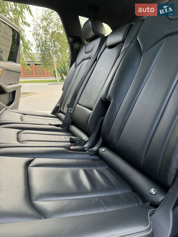 Позашляховик / Кросовер Audi Q7 2015 в Ізмаїлі