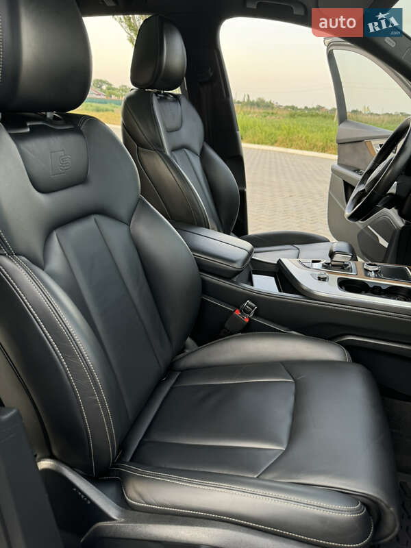 Позашляховик / Кросовер Audi Q7 2015 в Ізмаїлі
