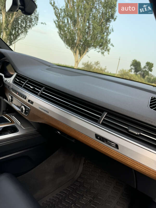 Позашляховик / Кросовер Audi Q7 2015 в Ізмаїлі