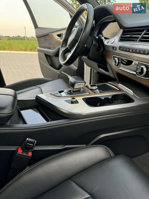 Позашляховик / Кросовер Audi Q7 2015 в Ізмаїлі