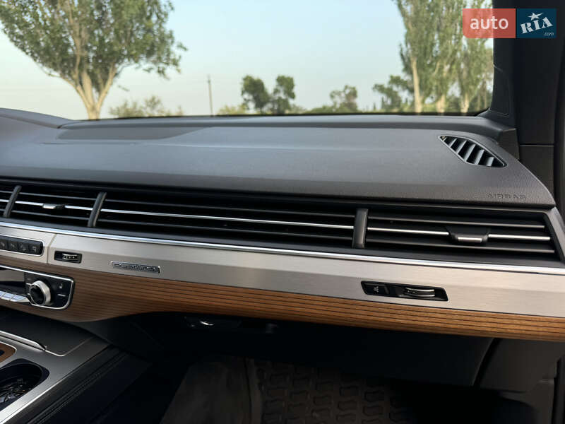 Позашляховик / Кросовер Audi Q7 2015 в Ізмаїлі