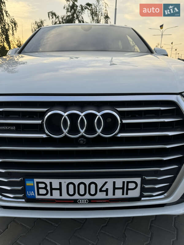 Позашляховик / Кросовер Audi Q7 2015 в Ізмаїлі