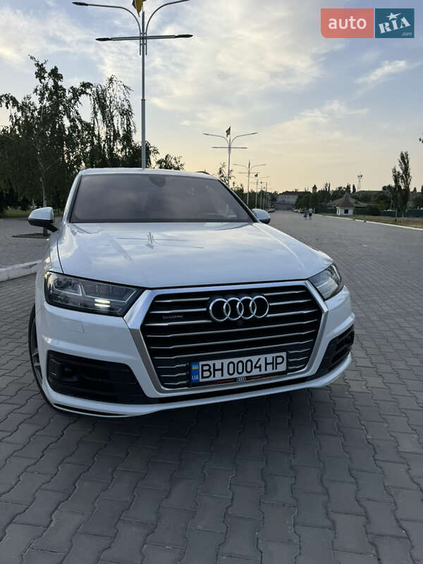 Позашляховик / Кросовер Audi Q7 2015 в Ізмаїлі